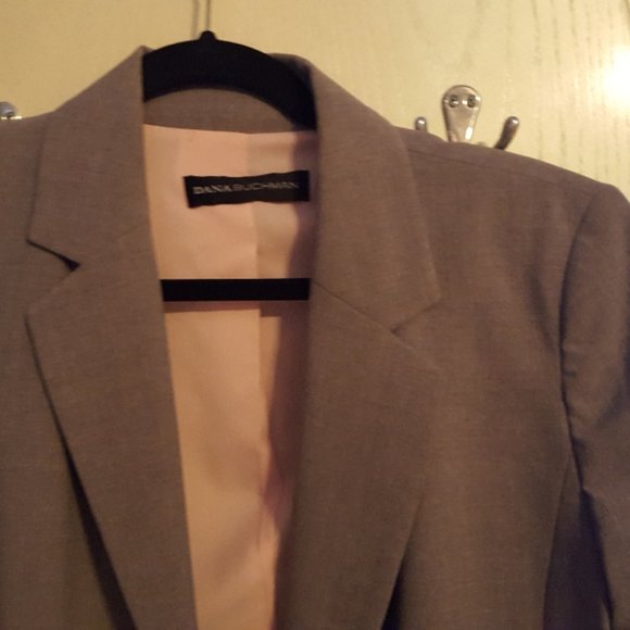 Women's light gray pant suit - Picture 4 of 5